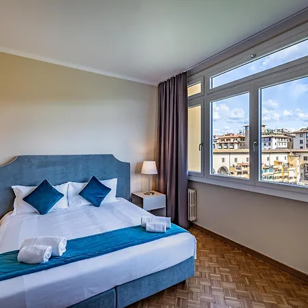 Yd Balcony On Pontevecchio View فلورنس