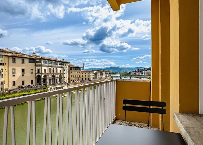 Daire Yd Balcony On Pontevecchio View *